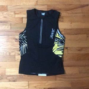 Zoot men’s large triathlon or cycling top.